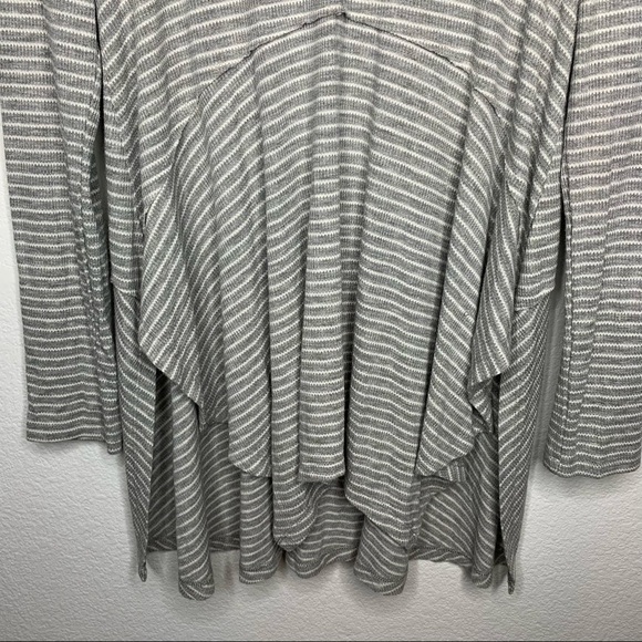 Comfy Slouchy Gray White Striped Waffle Knit Lagenlook Style Long Sleeve Tunic - Picture 4 of 9